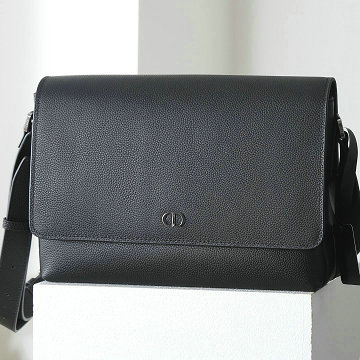 商品細詳を見る:クリスチャンディオール CHRISTIAN DIOR GH-CD1402PBK 2026年新作 メンズ レザーバッグ 大容量 通勤 高品質