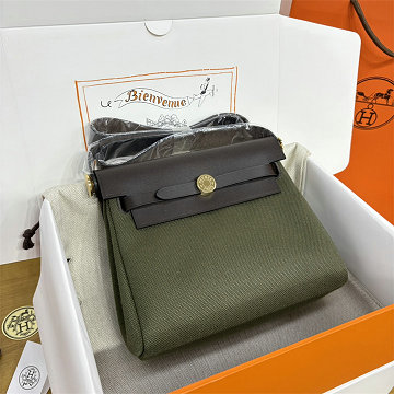 商品細詳を見る:エルメス HERMES 063-HER20BPJGW 2026年新作 エールバッグジップ20 ミニ ショルダーバッグ トワルアッシュ ヴァッシュパンター