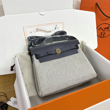 商品細詳を見る:エルメス HERMES 063-HER20BPJHL  2026年新作 エールバッグジップ20 ミニ ショルダーバッグ トワルアッシュ ヴァッシュパンター