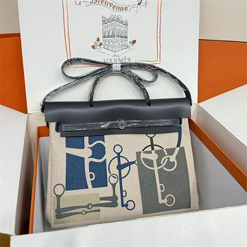 商品名称：エルメス HERMES 063-HER39BYYBK 2026年新作 エールバッグジップ39 ラージ ショルダーバッグ トワルアッシュ ヴァッシュパンター