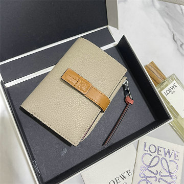 商品名称：ロエベ LOEWE99-LE3780HZR  2026年 コンパクト ジップウォレット カード入れ 小銭入れ