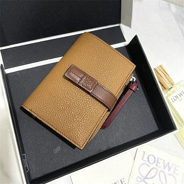 商品細詳を見る:ロエベ LOEWE 99-LE3780ZKR 2026年 コンパクト ジップウォレット カード入れ 小銭入れ