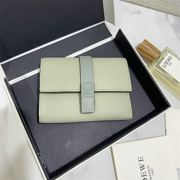 商品名称：ロエベ LOEWE 99-LE3785PGH 2026年 バーティカル ウォレット スモール 三つ折り 短財布