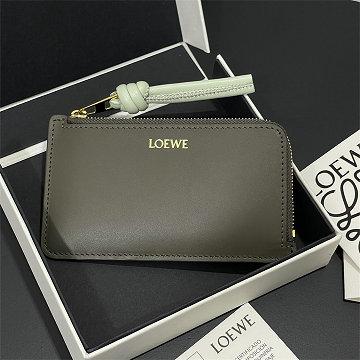 商品細詳を見る:ロエベ LOEWE 99-LE3793MG 2026年 ノット コインカードホルダー 小銭入れ レザー