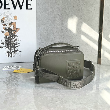 商品細詳を見る:ロエベ LOEWE 99-LE0160MG 2026年 クロスボディ カメラバッグ ミニ ショルダーバッグ 高質感