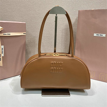 商品名称：ミュウミュウ MIUMIU 99-MM5BB193ZS 2026年新作 トートバッグ レディース ハンドバッグ 高質感 レザー