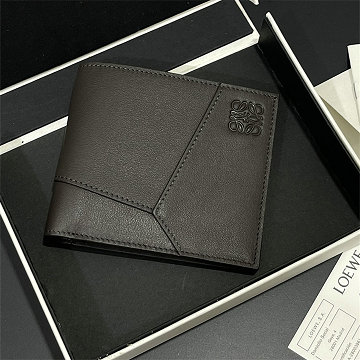 商品名称：ロエベ LOEWE 99-LE3801QSH 2026年 パズル バイフォールド ウォレット 二つ折り 短財布 カード入れ レザー