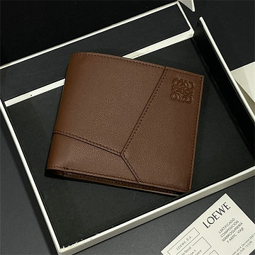 商品名称：ロエベ LOEWE 99-LE3801QSK 2026年 パズル バイフォールド ウォレット 二つ折り 短財布 カード入れ レザー