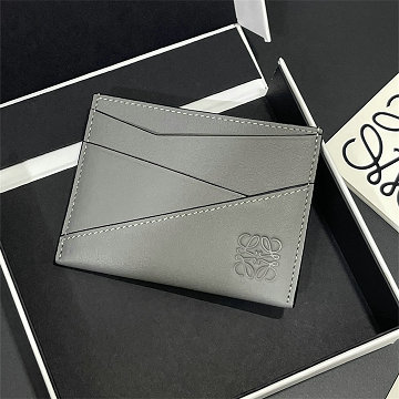 商品細詳を見る:ロエベ LOEWE 99-LE3802HS 2026年 パズル プレーン カードホルダー カードケース レザー