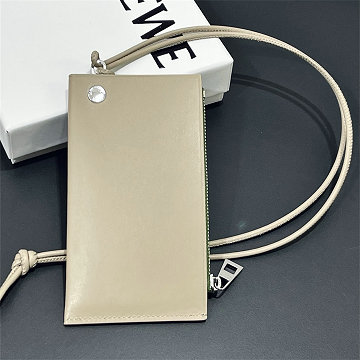 商品名称：ロエベ LOEWE 99-LE3812PHG 2026年 ぺブル スライダー コインカードホルダー カード入れ 小銭にれ