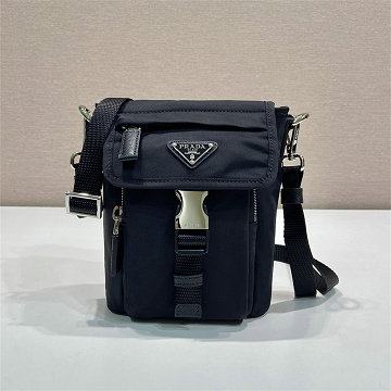 商品名称：プラダ PRADA 99-PD2ZT086QBK 2026年 Re-Nylon スマートフォンケース ショルダーバッグ