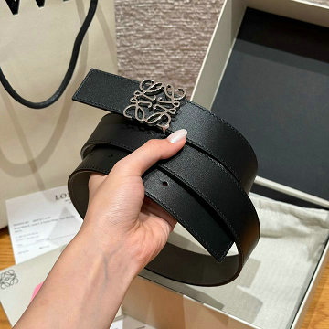 商品細詳を見る:ロエベ LOEWE GH-LEP26001K 2026年新作 レザーベルト 幅32mm レディース