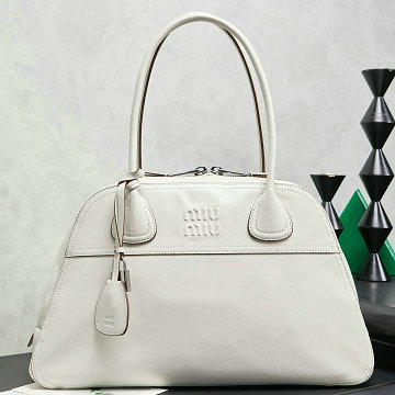 商品細詳を見る:ミュウミュウ MIUMIU GH-MM5BB196PBS 2026年新作 トートバッグ レディース ハンドバッグ 高質感 レザー