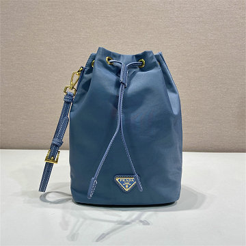 商品細詳を見る:プラダ PRADA 99-PD1N369QLS 2026年 スモール ホーボーバッグ トートバッグ 肩掛け ショルダーバッグ Re-Edition レディース