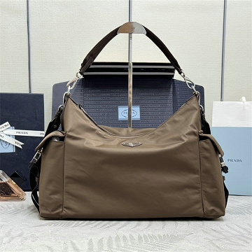 商品細詳を見る:プラダ PRADA 99-PD2VH204KF 2026年 エクスプローラ レザー ショルダーバッグ