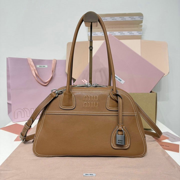 商品細詳を見る:ミュウミュウ MIUMIU GH-MM5BB199PZS 2026年新作 トートバッグ レディース ハンドバッグ 高質感 レザー