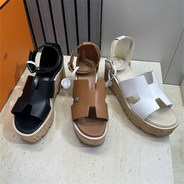商品細詳を見る:エルメス HERMES 26-HEJ26001P 2026年 Luce ウェッジサンダル 厚底シューズ レディース