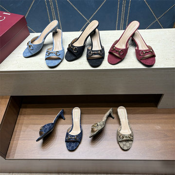 商品細詳を見る:グッチ GUCCI 26-GGJ26003 2026年 ローヒール スライド ミュール レディース