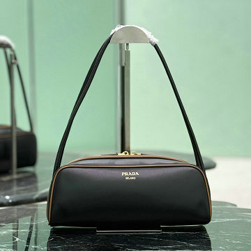 商品細詳を見る:プラダ PRADA GH-PD1BC249BK 2026年新作 ボウリングバッグ ショルダーバッグ レディース 高質感