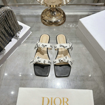 商品細詳を見る:クリスチャンディオール CHRISTIAN DIOR  26-CDJ26014P 2026年 J'Adior ストラップ スライド サンダル ディース おしゃれ