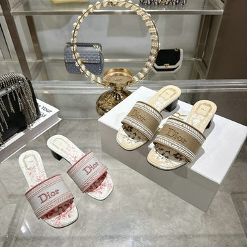 商品名称：クリスチャンディオール CHRISTIAN DIOR 26-CDJ26011Z 2026年 ディオリビエラ ディオール Dウェイ ローヒール スライド レディース おしゃれ
