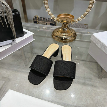 商品名称：クリスチャンディオール CHRISTIAN DIOR 26-CDJ26012Z 2026年 ディオリビエラ メダリオン ローヒール スライド レディース おしゃれ