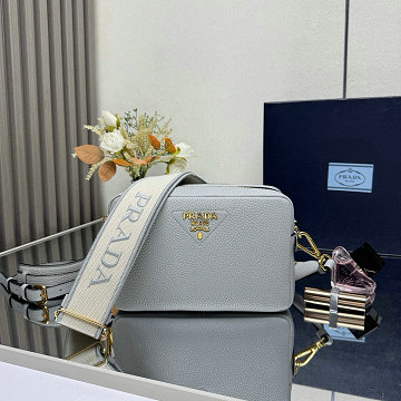 商品細詳を見る:プラダ PRADA GH-PD1BH082QJQL 2026年新作 スモール レザー ショルダーバッグ 高質感