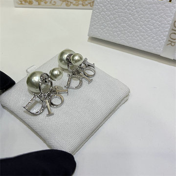 商品細詳を見る:クリスチャンディオール CHRISTIAN DIOR 99-EHCD26011 2026年 ピアス アクセサリー ジュエリー