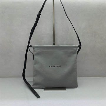 商品細詳を見る:バレンシアガ BALENCIAGA 99-BA8110ZHS 2026年新作 ショッパー フォンボルダー ショルダーバッグ