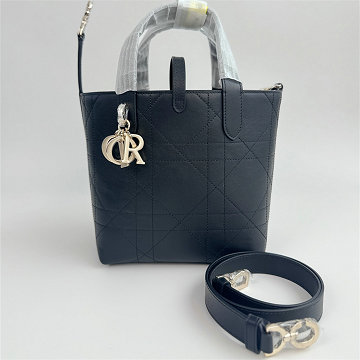 商品細詳を見る:クリスチャンディオール CHRISTIAN DIOR 99-CD8805PBK 2026年新作 トゥジュール ミニ トートバッグ ハンドバッグ レディース 高質感
