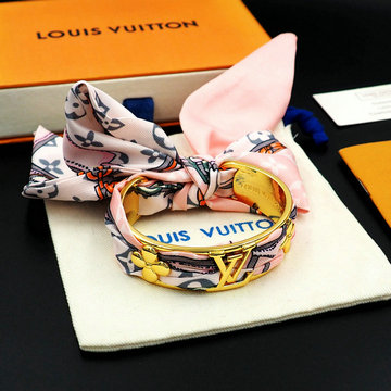 商品細詳を見る:ルイヴィトン LOUISVUITTON 057-SZLV26002 2026年 ブレスレット LV イニシャル シルク M1958M バングル アクセサリー