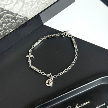 商品細詳を見る:ルイヴィトン LOUISVUITTON 057-SZLV26006 2026年 ブレスレット LV バンブー チェーン M03311 アクセサリー