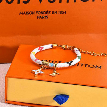商品細詳を見る:ルイヴィトン LOUISVUITTON 057-SZLV26008 2026年 LV TM ブレスレット チャーム アクセサリー