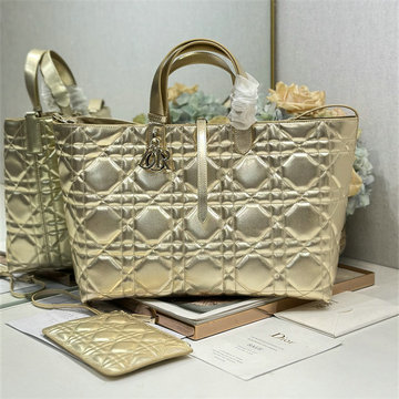 商品細詳を見る:クリスチャンディオール CHRISTIAN DIOR GH-CD1188DJJS 2026年 トゥジュールバッグ ラージトートバッグ ハンドバッグ