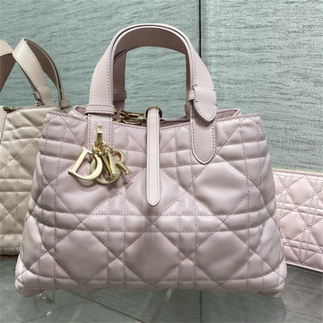 商品名称：クリスチャンディオール CHRISTIAN DIOR GH-CD2821GQJRF  2026年 トゥジュールバッグ ミディアム トートバッグ ハンドバッグ