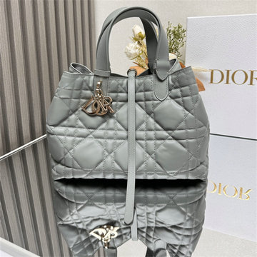 商品細詳を見る:クリスチャンディオール CHRISTIAN DIOR GH-CD2821GQJTH 2026年 トゥジュールバッグ ミディアム トートバッグ ハンドバッグ