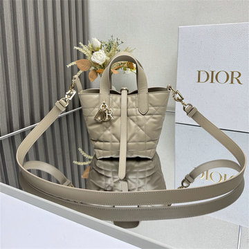 商品細詳を見る:クリスチャンディオール CHRISTIAN DIOR GH-CD2834GQJXS 2026年 マイクロ トゥジュール トートバッグ ハンドバッグ