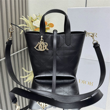商品細詳を見る:クリスチャンディオール CHRISTIAN DIOR GH-CD2835PQJBK  2026年 トゥジュール ミニ トートバッグ ハンドバッグ