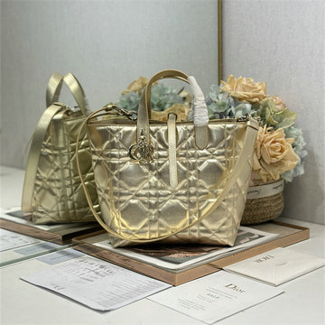 商品細詳を見る:クリスチャンディオール CHRISTIAN DIOR GH-CD2836ZJJS  2026年 トゥジュール スモール トートバッグ ハンドバッグ