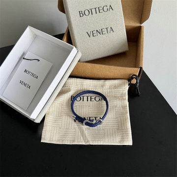 商品細詳を見る:ボッテガヴェネタ BOTTEGAVENETA 99-BOV829387SL 2026年 レザー ブレスレット アクセサリー