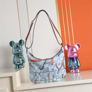 商品細詳を見る:エルメス HERMES 063-H0875QL 2026年 ポーチ シュルソワ トゥー ゴー ショルダーバッグ ルキーシルク プリント