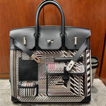 商品細詳を見る:エルメス HERMES 063-HAC40PTBK 2026年 HAC40 cargo バーキン トートバッグ ハンドバッグ