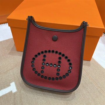 商品細詳を見る:エルメス HERMES 063-HEV17BPKRD  2026年 エヴリン ミニ ショルダーバッグ レディース