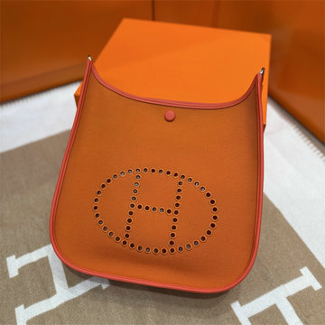 商品細詳を見る:エルメス HERMES 063-HEV29BPRCS 2026年 エヴリン 29 スモール ショルダーバッグ レディース
