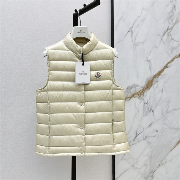 商品細詳を見る:モンクレール MONCLER 2026年 ダウンベスト ボタンジャケット トップスコート レディース