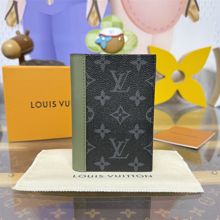 ルイヴィトン LOUISVUITTON 2026年 M28640 パスポートカバー クーヴェルテュール パスポール モノグラム エクリプス キャンバス