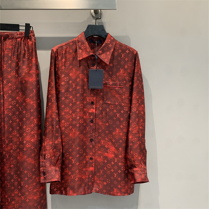 商品名称：ルイヴィトン LOUISVUITTON 2026年 モノグラム シルク ブラウザ ロングスリーブ シャツ トップス レディース